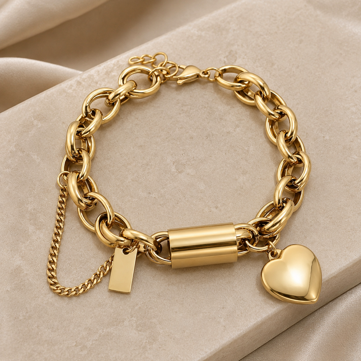 William Heart Link Bracelet | Gold